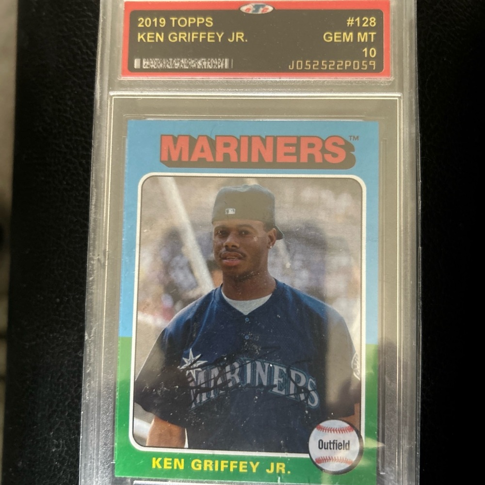 2019 Topps Ken Griffey Jr. Baseball Card